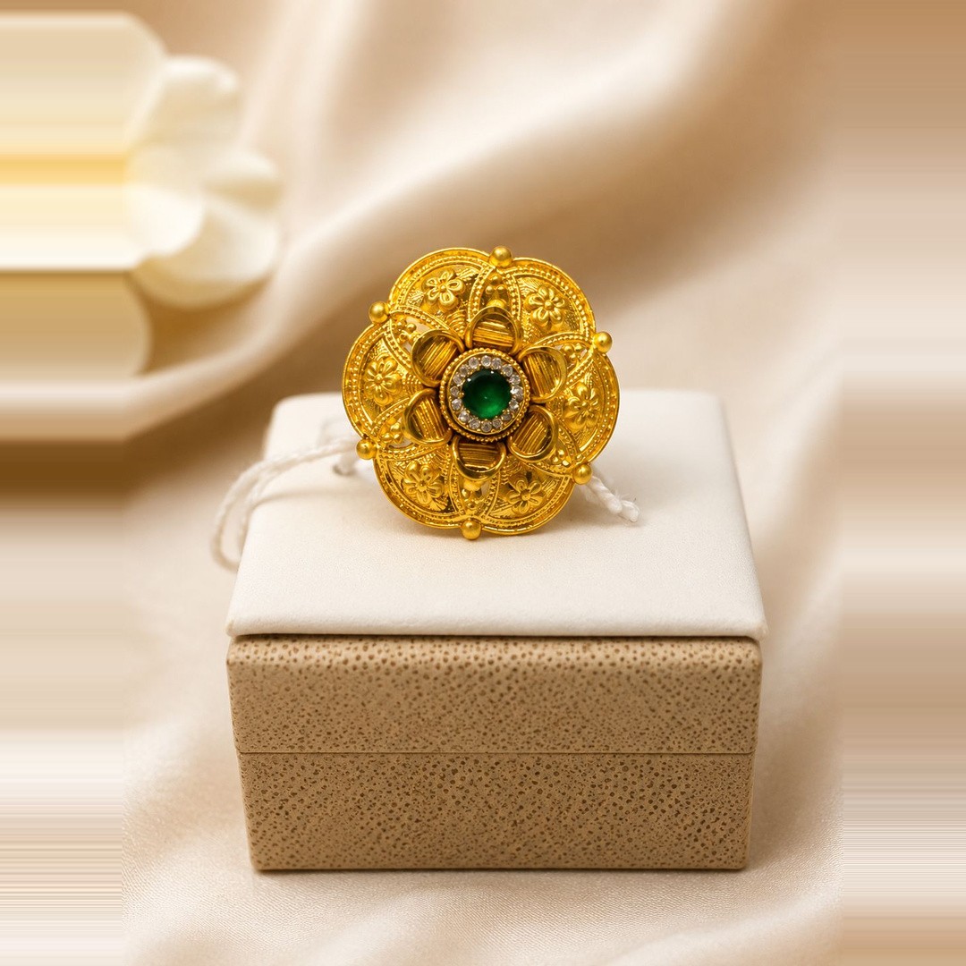 Emerald Rajwadi Ring
